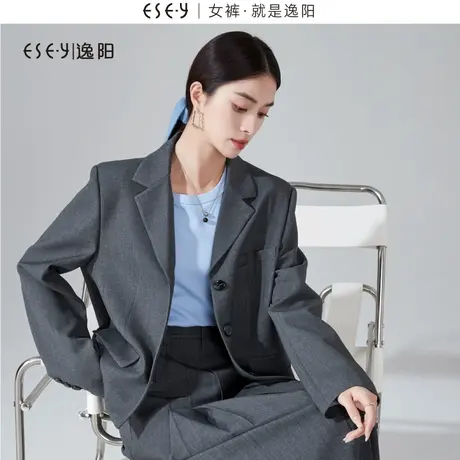 逸阳黑色平肩廓形小西装女2023秋新款通勤简约短款西服上衣外套图片