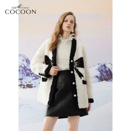 missCOCOON千金玛德琳2023冬新款女V领蝴蝶结手工钉钻绵羊毛皮草商品大图