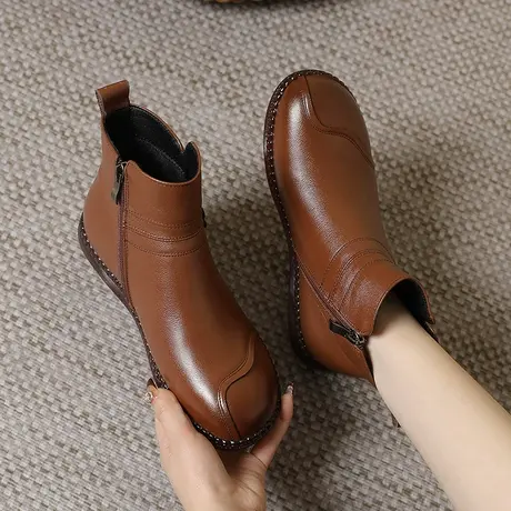 时尚显瘦大码女靴41一43秋季靴子女2023新款爆款秋款真皮平底短靴图片