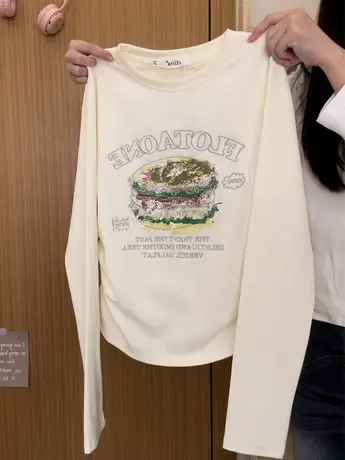 红续刺绣汉堡字母杏色长袖T恤女日系学院风收腰内搭上衣秋冬新款图片