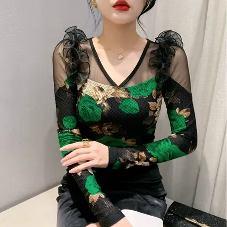 时尚性感网纱打底衫长袖小众V领双肩花边镂空上衣女洋气减龄T恤潮图片