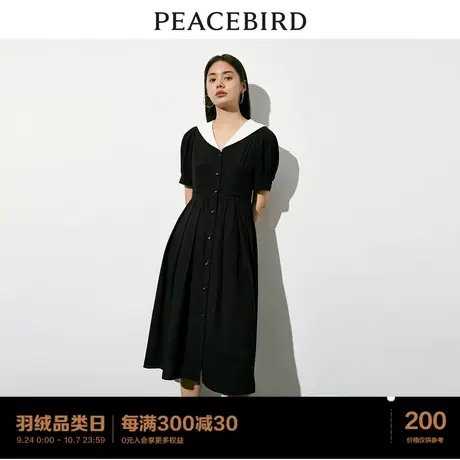 太平鸟 2023年秋季新款翻领连衣裙V领收腰单排扣小黑裙女士图片