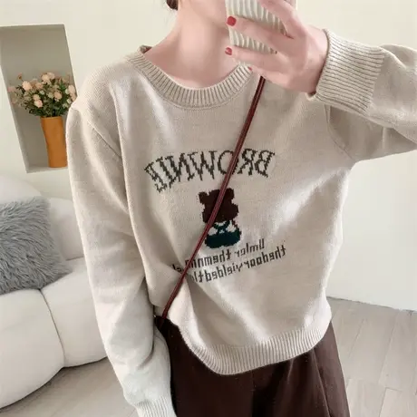 字母卡通小熊圆领毛衣女秋冬2023新款韩版宽松洋气减龄软糯针织衫图片