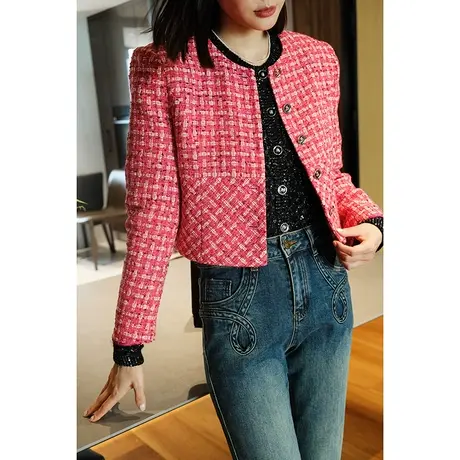 2023新款秋冬女士万象桃鲜粉格纹编织减龄修身小香风短款外套图片
