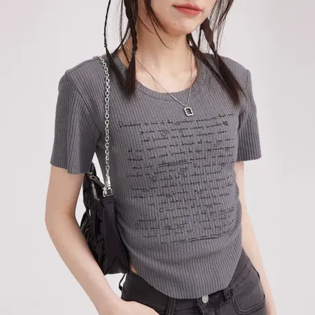 尔给灰色正肩短袖t恤女2023新款美式修身高腰短款上衣女夏设计感图片