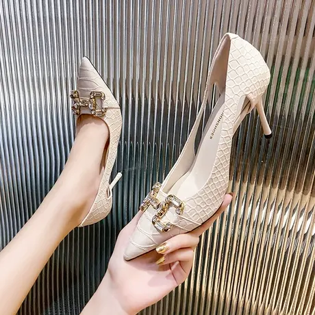 尖头金属扣水钻高跟鞋女细跟2023年夏季新款时尚百搭浅口职业单鞋图片