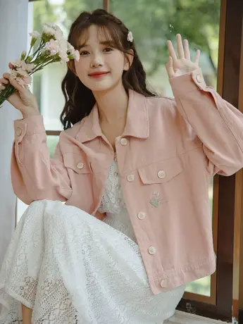 秋冬花朵刺绣粉红色牛仔外套女宽松设计感百搭复古工装夹克港风潮图片