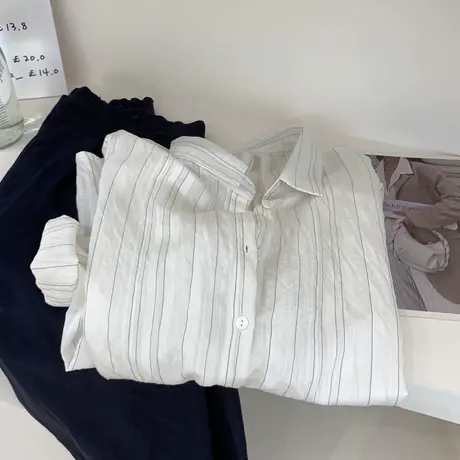 法式港风纯色衬衫女夏季宽松百搭韩版洋气减龄褶皱条纹上衣衬衣潮图片