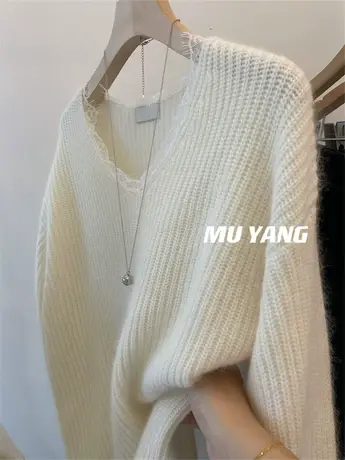 氛围轻熟 ~ 全天候显气质 蕾丝边拼接小v领纹理浣熊毛衣女上衣服商品大图