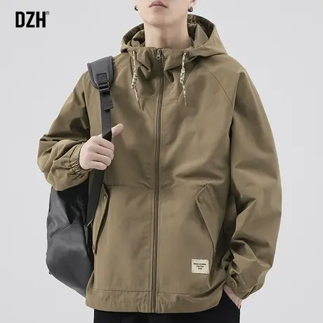 男士卡其色连帽冲锋衣外套男秋季高级感痞帅2024新款美式机能夹克商品大图