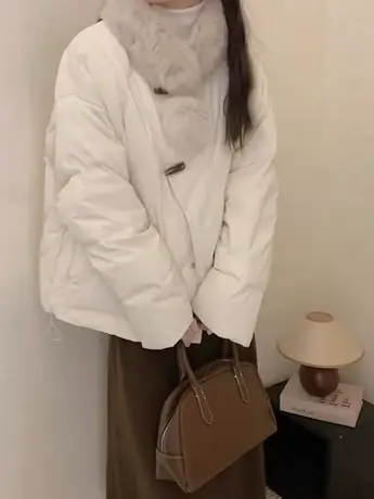 韩版冬季文艺减龄狐狸毛领毛球90白鸭绒牛角扣菱格宽松羽绒服外套图片