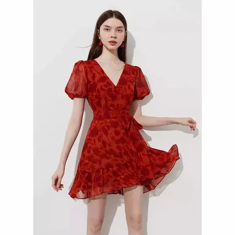 爵莱菲大码胖mm2025年夏季新款红色V领碎花连衣裙女短裙小个子图片