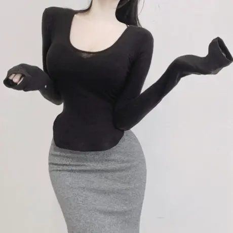 QH302心机U领显胸 女人味弧形下摆修身显瘦打底衫ye图片