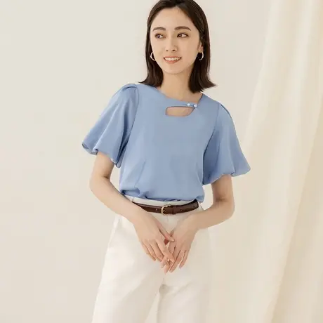 桔熊夏季通勤不对称镂空珍珠扣泡泡袖微光泽感上衣女大码AB18513图片