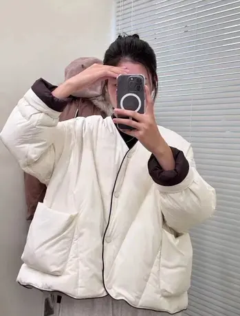 慵懒风撞色设计短款小格子白鸭羽绒服秋冬季面包服粉色泡芙外套女图片