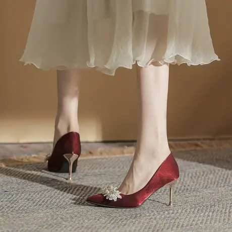 酒红色高跟鞋女细跟婚鞋新娘鞋礼服2024年新款尖头水钻珍珠单鞋图片