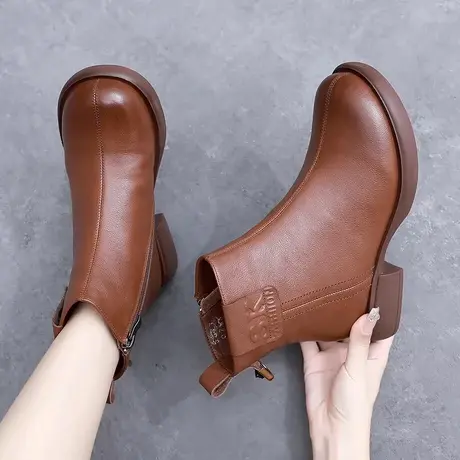 时尚大码女靴41一43冬季真皮2023新款秋款洋气小短靴平底加绒皮靴图片