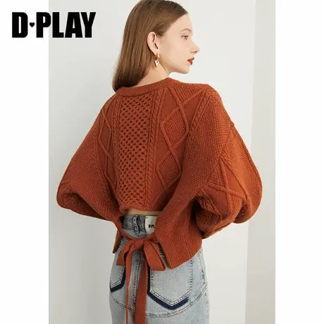 DPLAY春新时尚焦糖色短款圆领落肩后背系蝴蝶结套头毛衣商品大图