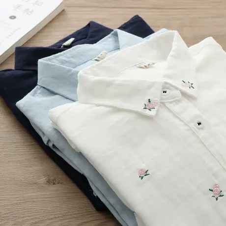 早春新款日系小清新文艺绣花双层棉纱白色衬衫女宽松学生打底上衣图片