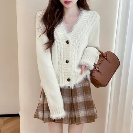 唐狮毛衣外套女针织开衫秋冬新款外搭V领短款慵懒风韩系穿搭图片