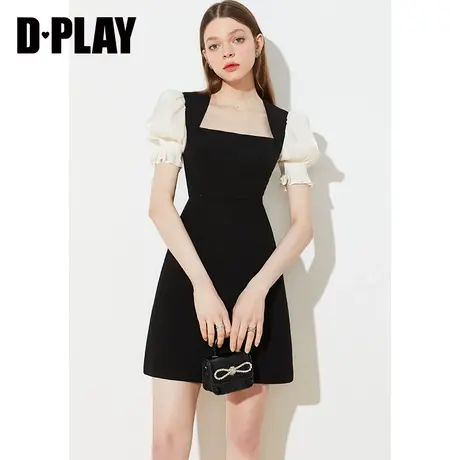 DPLAY夏新款简约优雅黑拼白气质美背流光纱泡泡袖连衣裙图片
