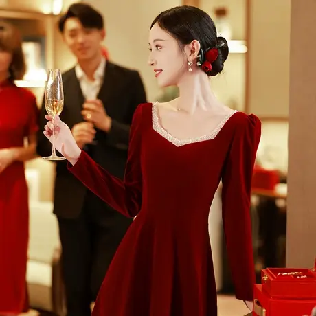 高端长袖敬酒服新娘冬季酒红色丝绒回门礼服女冬天加厚订婚连衣裙商品大图