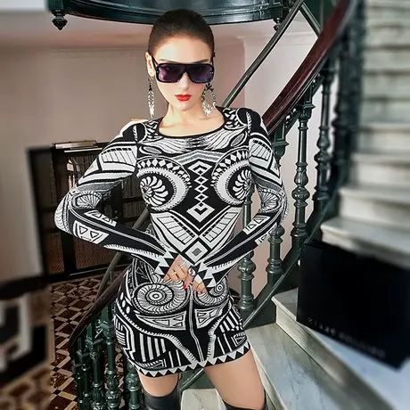 VJE秋季几何图案包臀连衣裙新款女装性感紧身显瘦短款针织裙商品大图