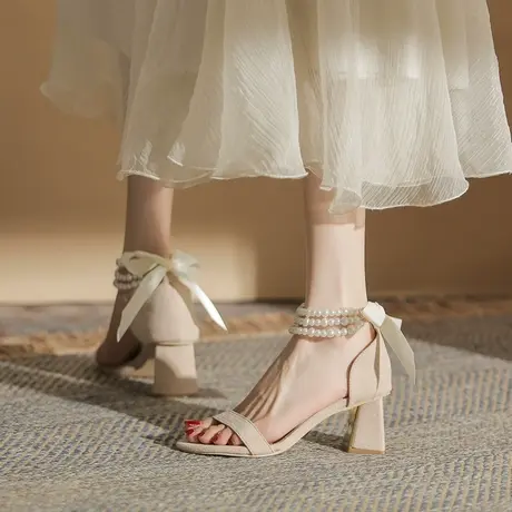 时装凉鞋女夏季2023年新款时尚仙女风露趾珍珠一字扣带高跟鞋粗跟图片