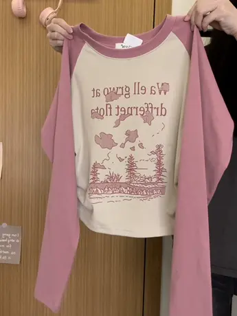 红续插画风景撞色插肩短款长袖T恤女复古甜酷风内搭上衣秋冬新款图片