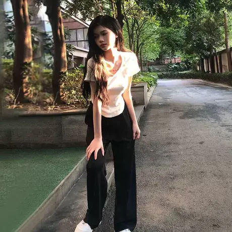 白色正肩短袖t恤女夏季2023新款内搭修身显瘦辣妹纯欲风短款上衣图片