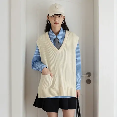 omont蛋挞家 复古V领针织马甲背心女秋季外穿宽松叠穿开叉上衣图片