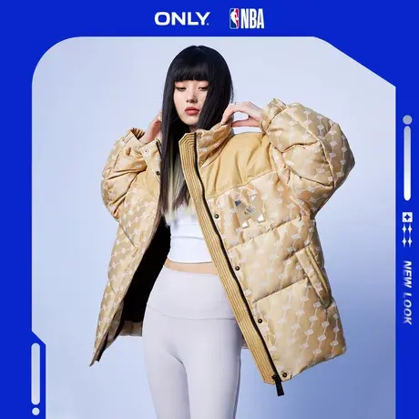 【ONLY奥莱】冬季新款NBA联名款90白鸭绒短款满印羽绒服女商品大图