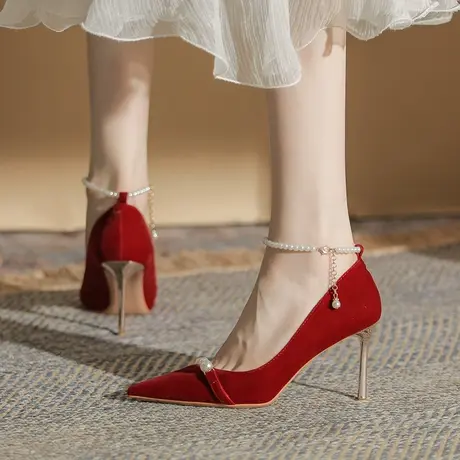 一字带珍珠高跟鞋女细跟2024年春夏新款尖头红色新娘婚纱秀和婚鞋图片