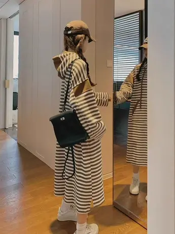 大码连衣裙秋冬季条纹连帽卫衣裙中长款洋气上衣女胖mm韩版200斤商品大图