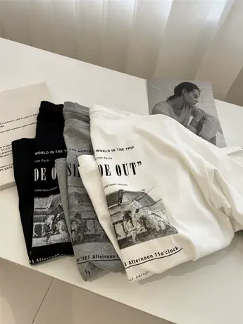 韩版时髦白色字母印花圆领长袖T恤女宽松慵懒风落肩上衣2024秋季图片