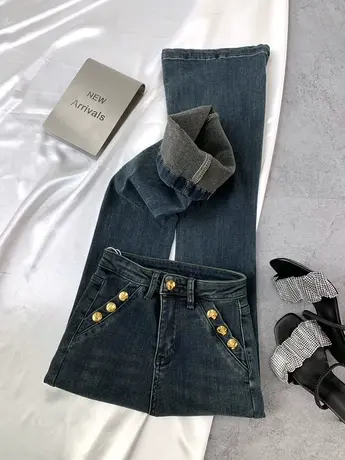 韩版斜排扣加绒牛仔喇叭裤女2023秋冬新款加厚保暖显瘦高腰微辣裤图片