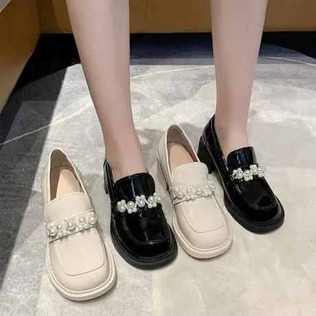 黑色英伦风小皮鞋女设计感小众春款乐福单鞋子时尚珍珠粗跟高跟鞋图片