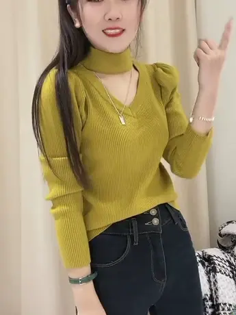 焦糖色挂脖v领长袖针织衫女2023秋冬新款显瘦修身打底衫套头上衣商品大图