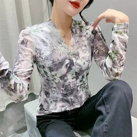 设计感扎染印花上衣性感网纱拼接V领T恤女长袖洋气修身减龄打底衫商品大图