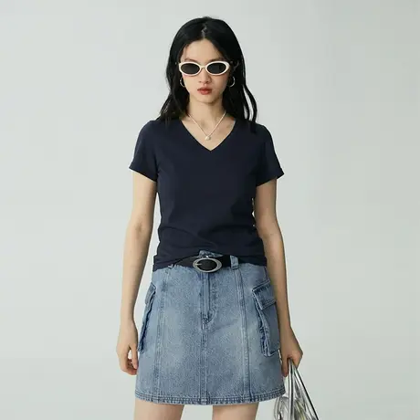 omont蛋挞家 白色v领正肩T恤女夏季2023年新款修身竹节棉薄款上衣图片