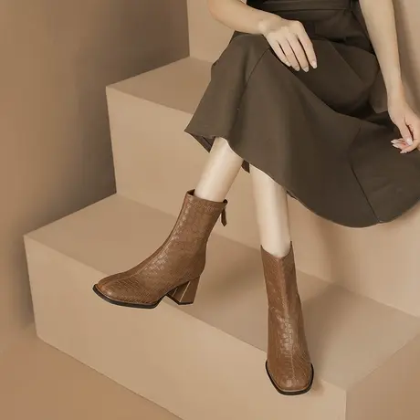 方头高跟短靴女2024年新款秋季单靴粗跟切尔西靴复古英伦风马丁靴图片