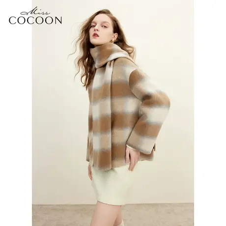 missCOCOON美拉德2023冬装新款女复古围巾搭配撞色毛呢外套商品大图