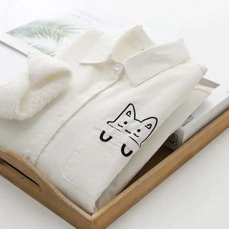 加绒加厚保暖白色衬衫女秋冬学院风减龄印花宽松百搭纯棉打底衬衣图片