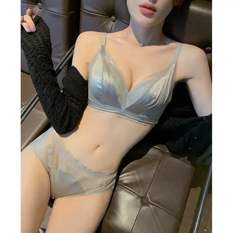 聚拢内衣女无钢圈无痕光面果冻亲肤胸罩收副乳防下垂小胸文胸套装图片