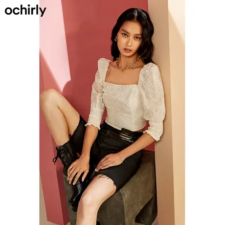 黑标系列 欧时力秋装新品复古小雏菊刺绣气质方领上衣短款衬衫女图片