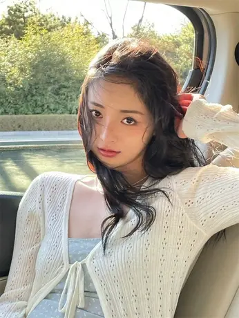 ins超火的白色镂空针织衫长袖系带bm开衫防晒上衣女纯欲百搭外套商品大图