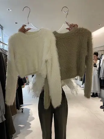 2022秋冬新款时尚显瘦温柔打底针织保暖软毛绒短款黑色毛衣女上衣商品大图