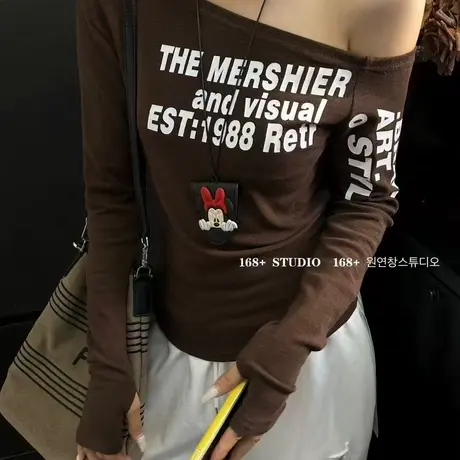 十三行美式字母露肩上衣女秋季2025新款韩版百搭显瘦长袖针织T恤商品大图