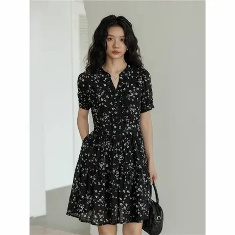 爵莱菲大码v领碎花设计感连衣裙女夏季2025短袖显瘦a字裙休闲短裙商品大图