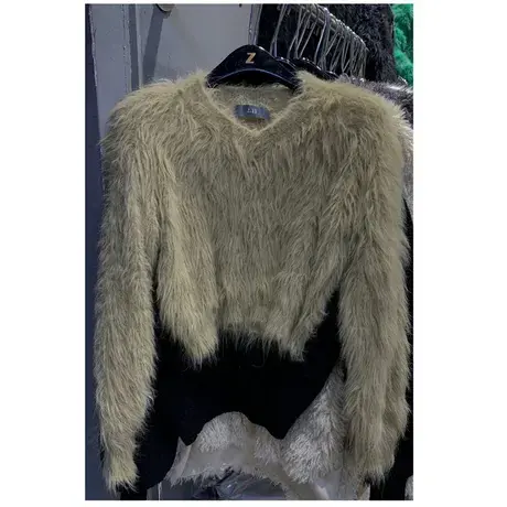 韩国东大门2022秋季新品时髦百搭V领套头水貂毛短款毛绒绒针织衫商品大图